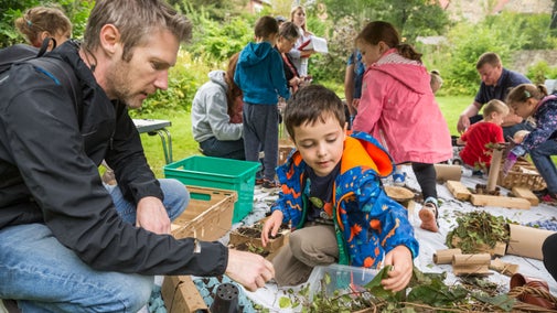 Outdoor crafts